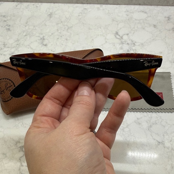 Ray-Ban Brown Tortoise Sunglasses with Case, Original Wayfarer “Vintage” - Picture 6 of 8